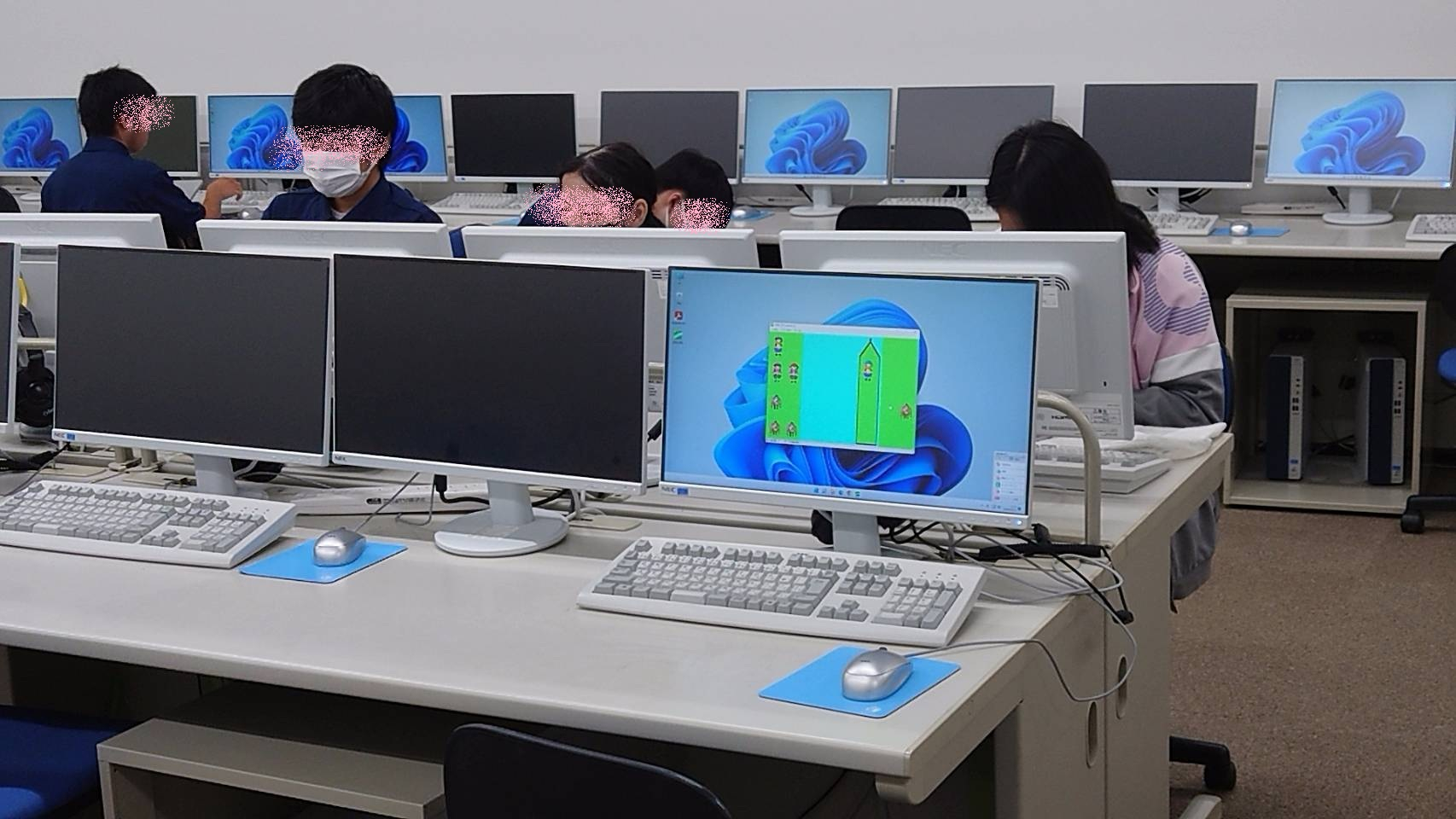 R8本物体験_情報