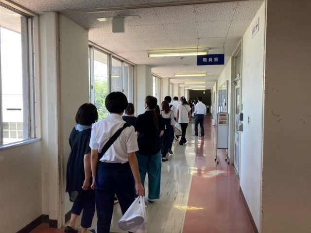 学校見学３