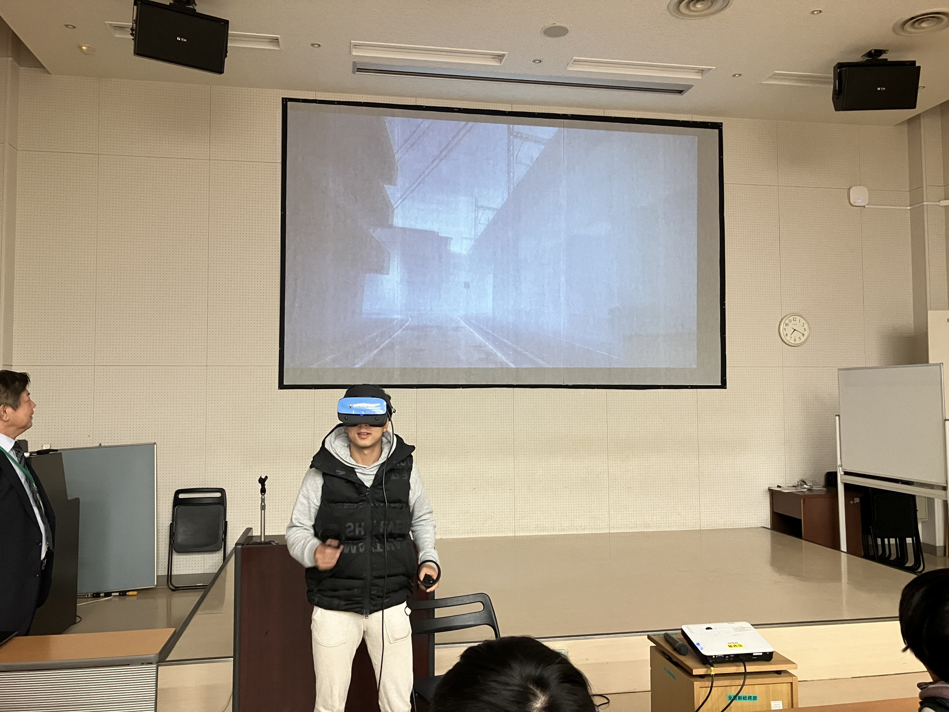 VR2