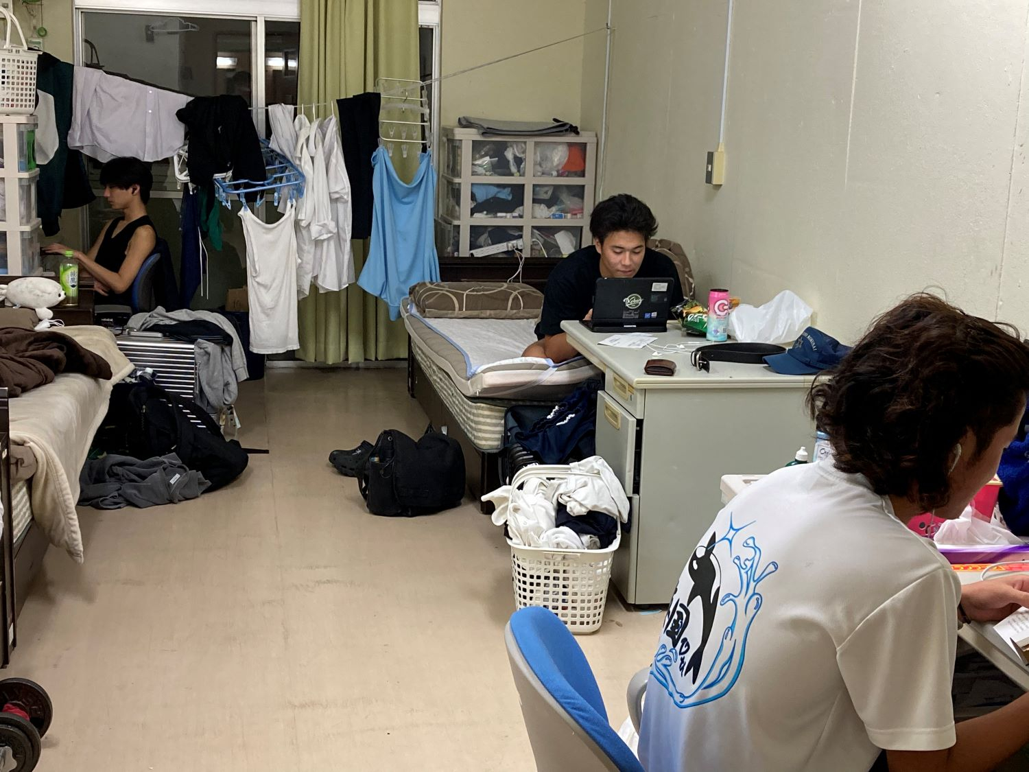【寄宿舎】居室宅習の様子です! | 東京都立大島海洋国際高等学校 全日制 | 東京都立学校