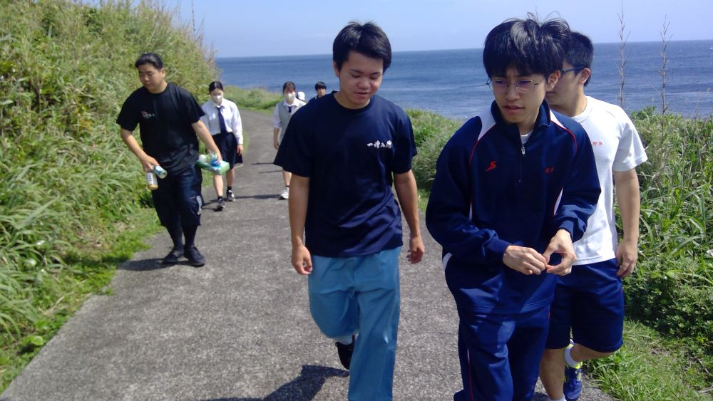 ②