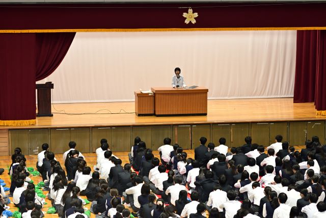2生徒部主任講話.JPG