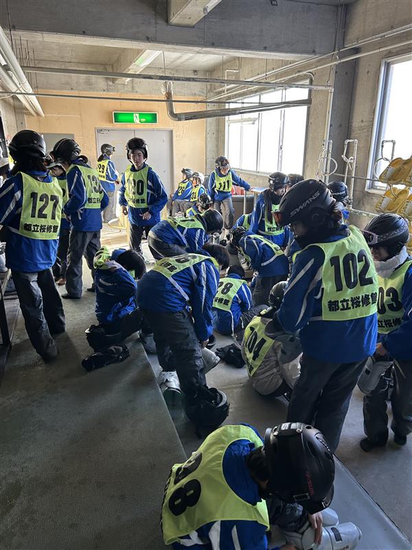 スキー教室_靴履いてます