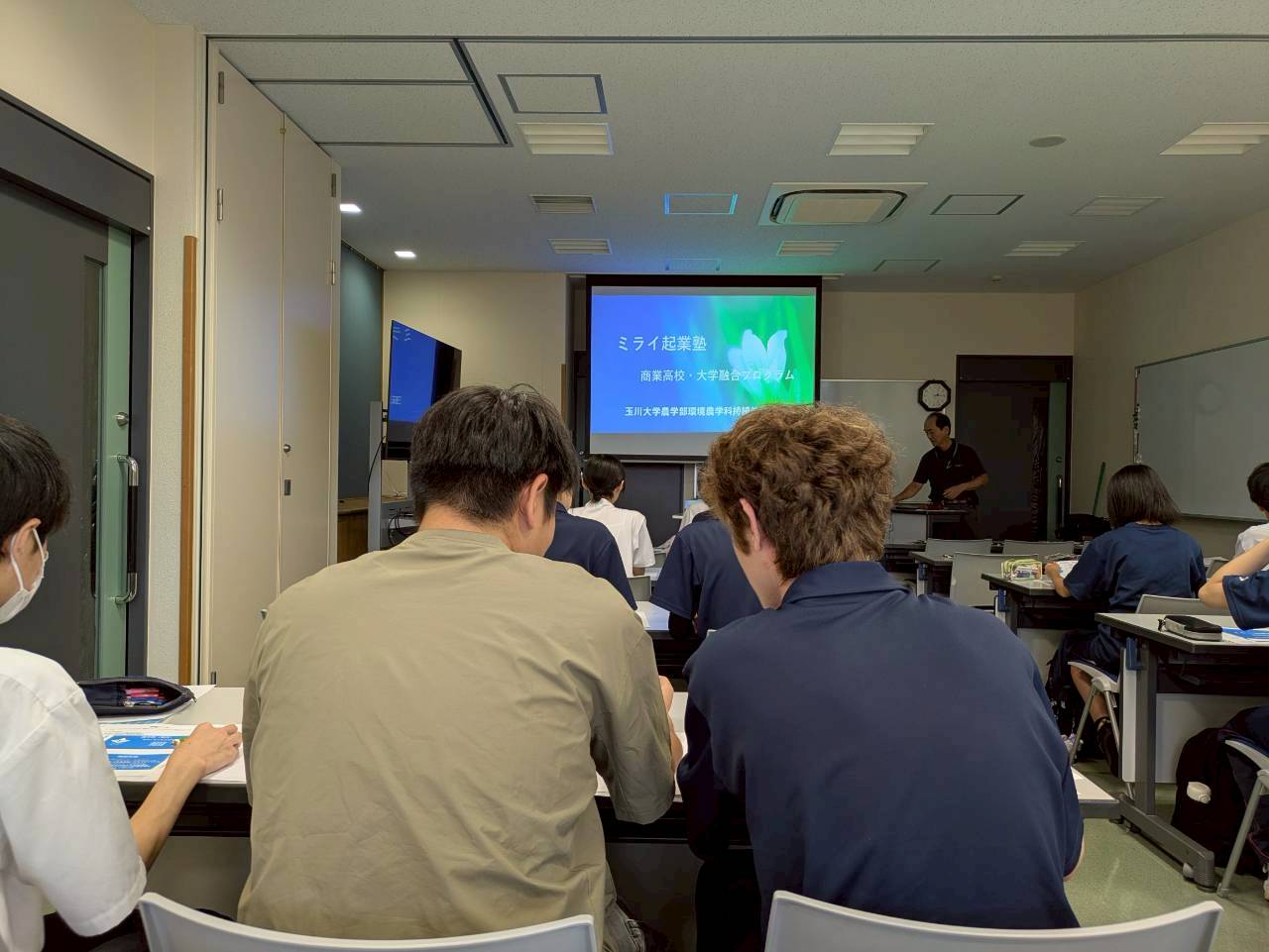 LINE_ALBUM_0915_ミライ起業塾１回目_250915_21