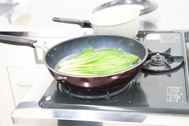 小松菜茹でるIMG_1658.JPG