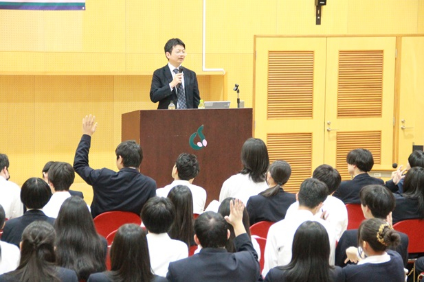 挙手IMG_9852.JPG