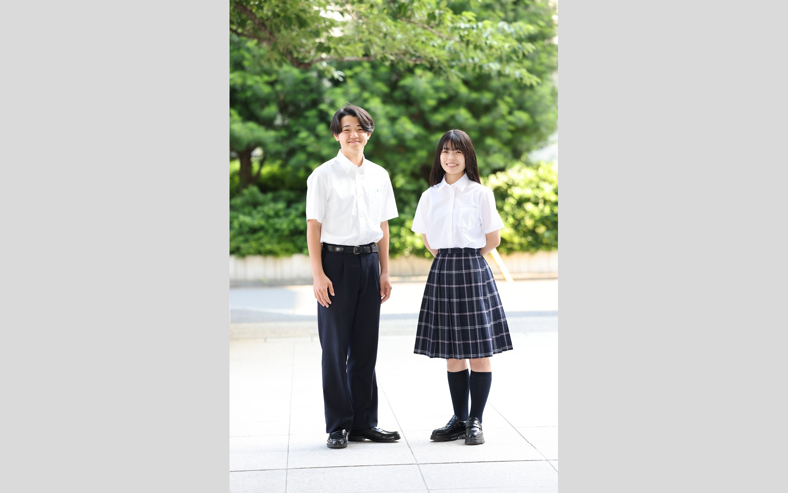 男女の春夏服の写真