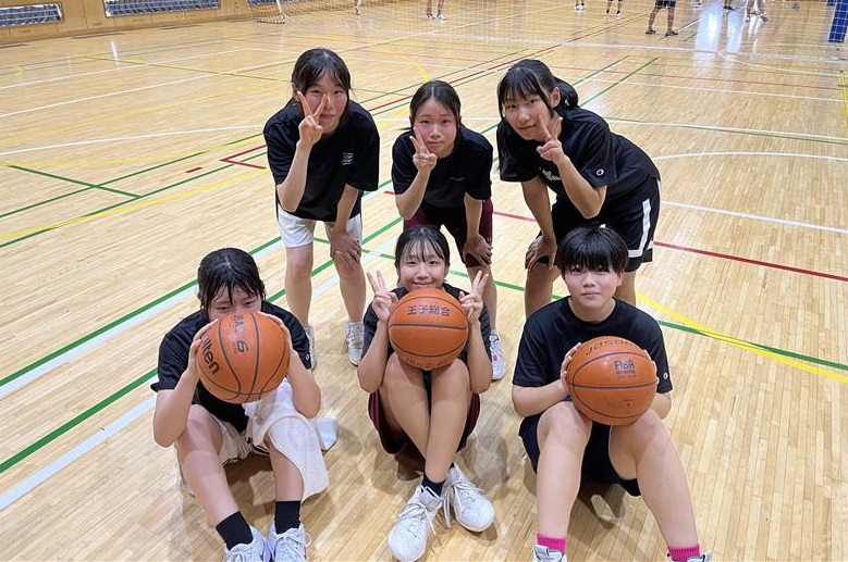 女バス集合8.6-2