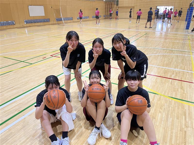 女バス集合8.6