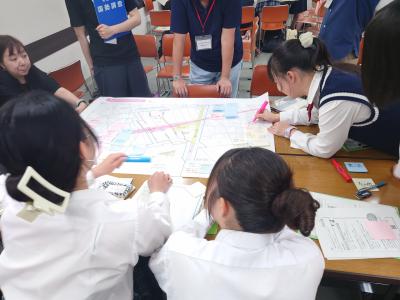 ４ 見てきたものを地図上に.JPG