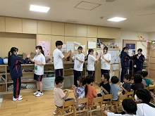 ５