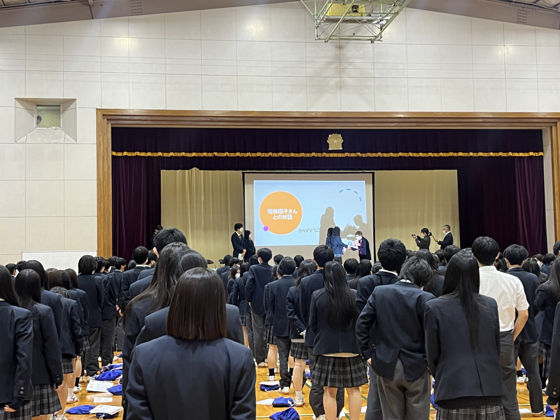 増田さん花束贈呈