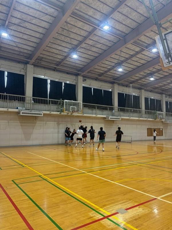 女バス体育館