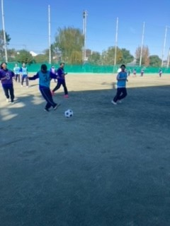 女子サッカー４