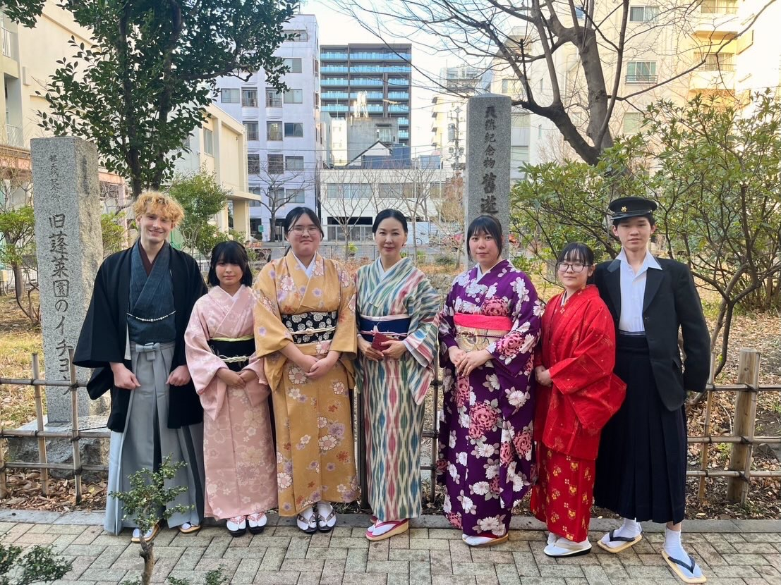 AFFC6E12-08EC-44DC-AC8A-C98D383049BE