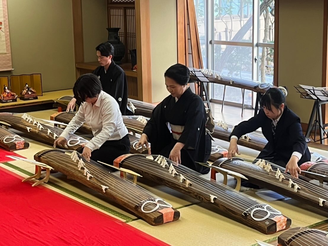 F74B30DF-5C27-472D-879C-F3A33E272057