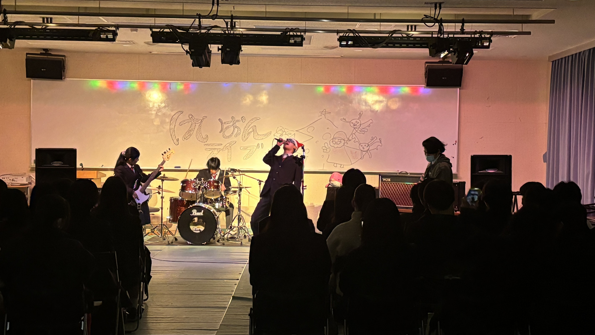 軽音楽部　クリスマスライブ　釈迦釈迦血禁