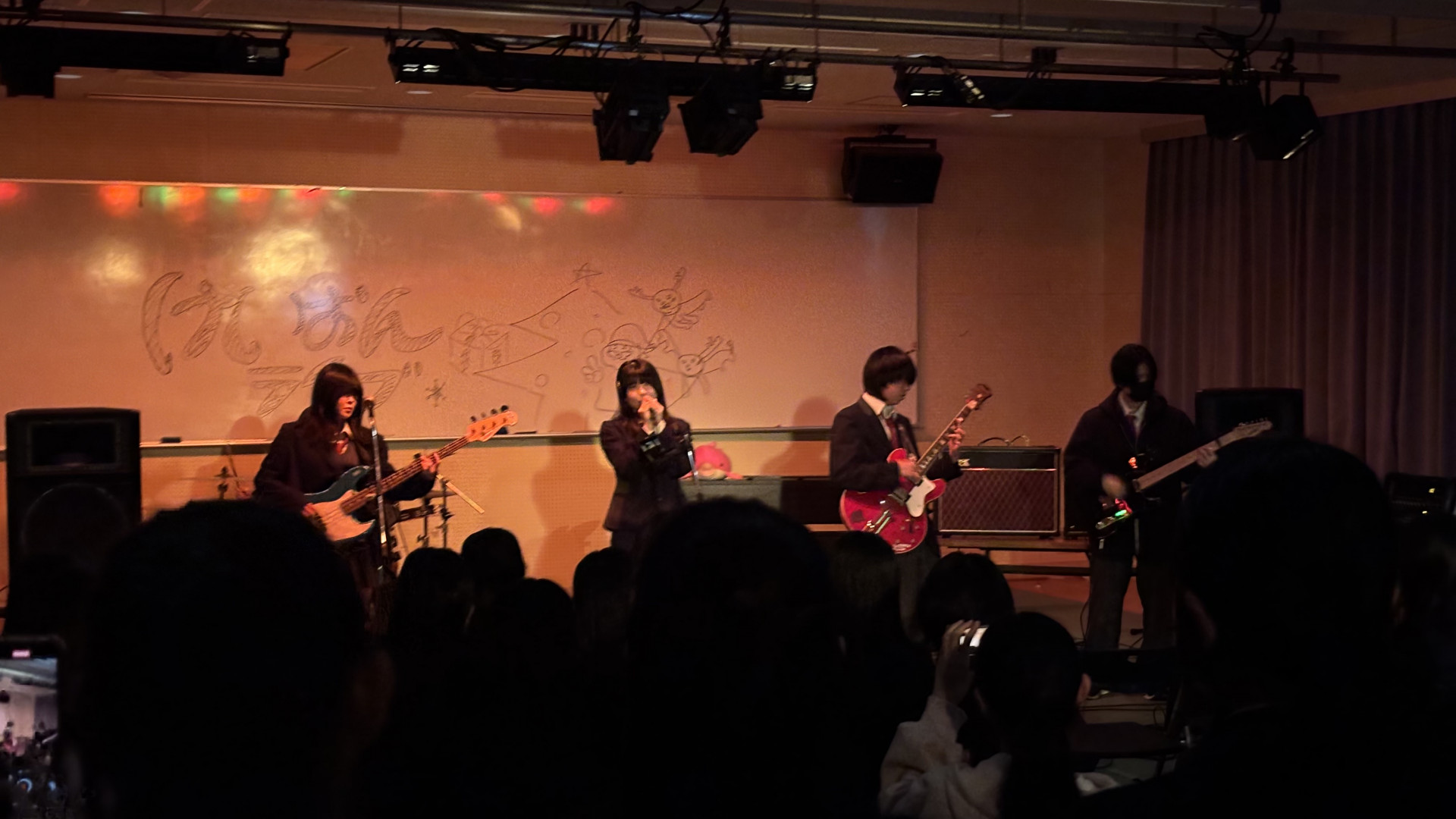 軽音楽部　クリスマスライブ　祝日天国