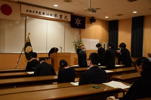 都立総合工科高等学校定時制課程の第１６回卒業式