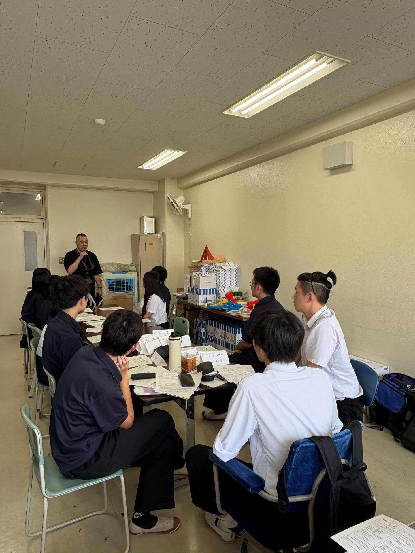 同窓会長話前方から