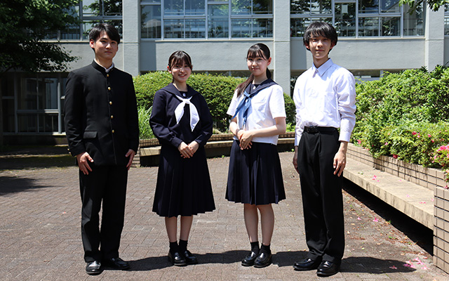 代表的な男女の制服の写真