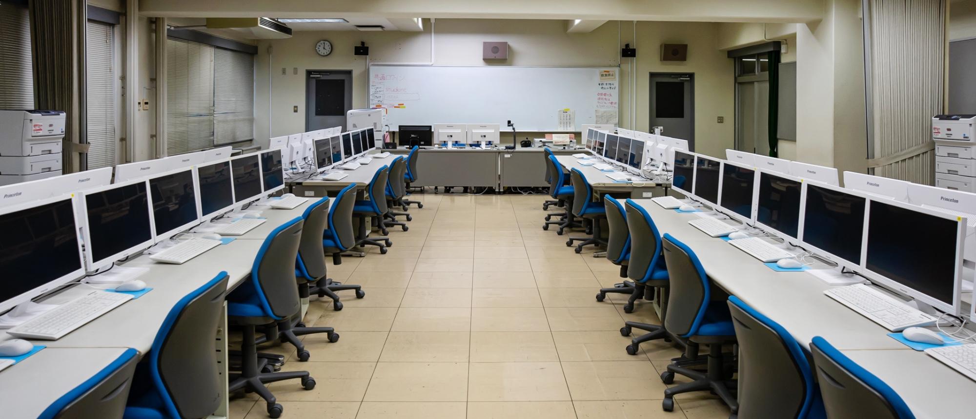 コンピュータ教室写真