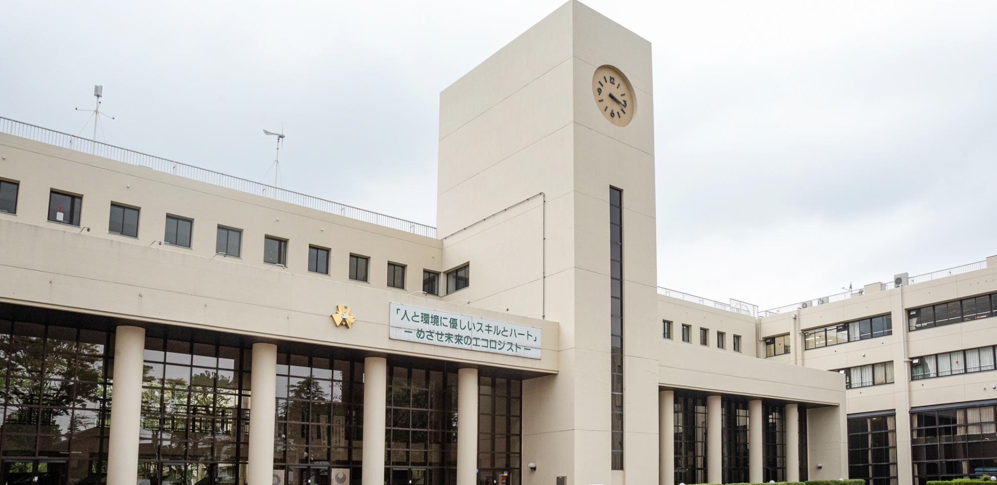 校舎外観写真