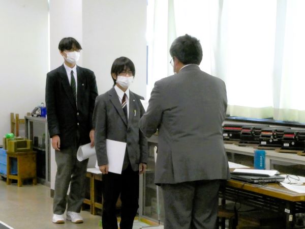 202412206_電子工作部4.JPG