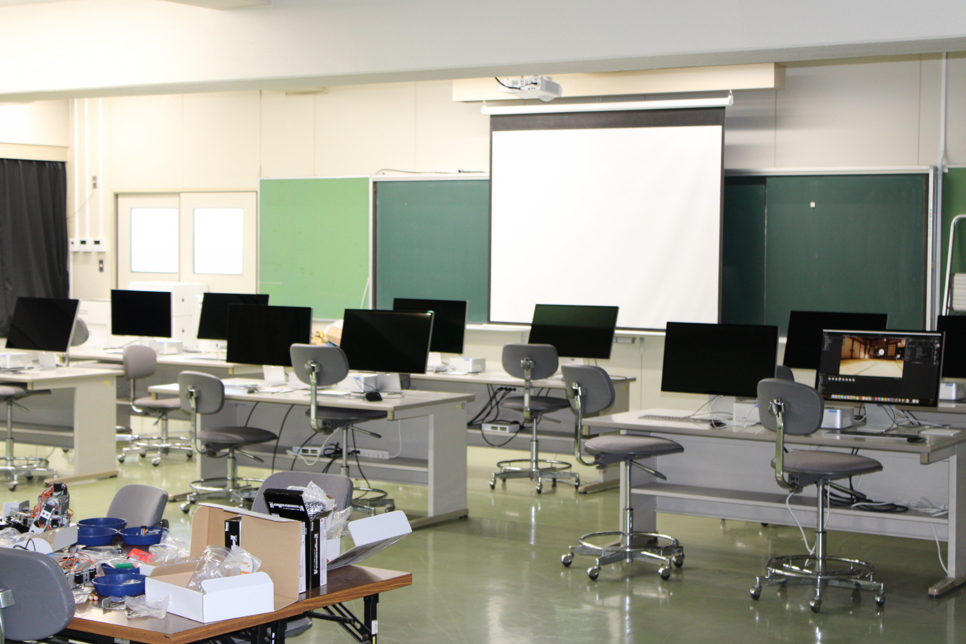 コンテンツ制作室８