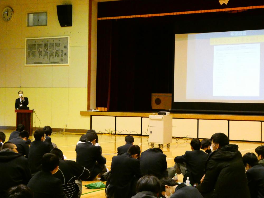 20211221_1学年職業講話.JPG