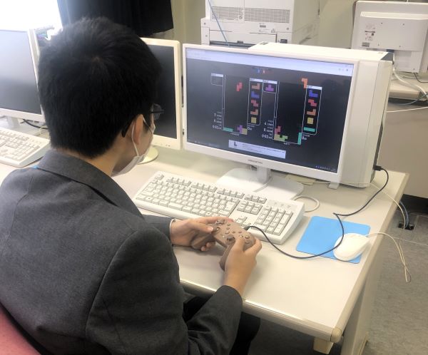 コンピュータ部4