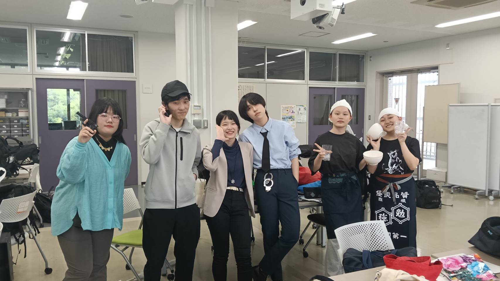 演劇部2026_演者組集合写真(次に盛れてる)