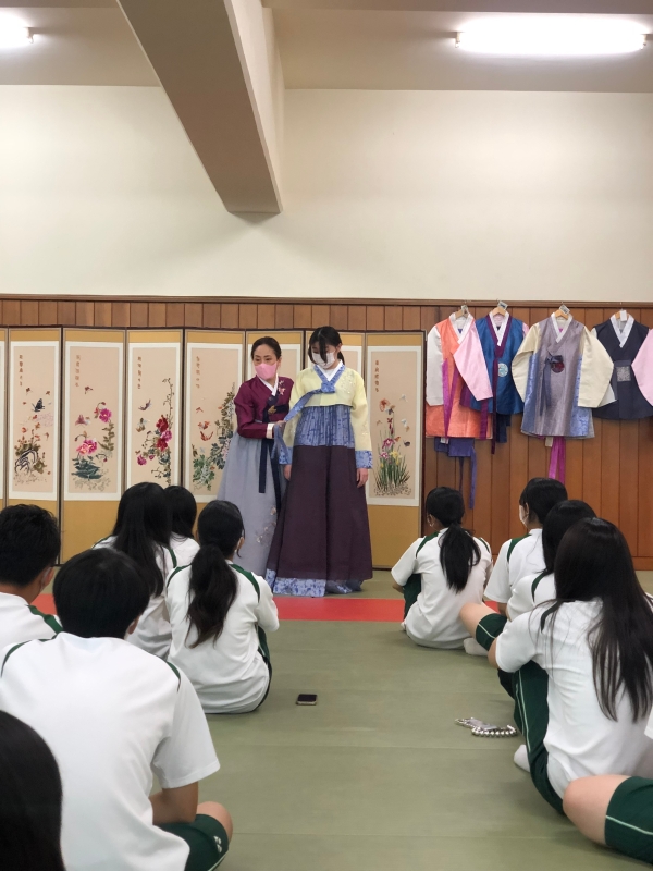 杉並総合高校　韓服体験