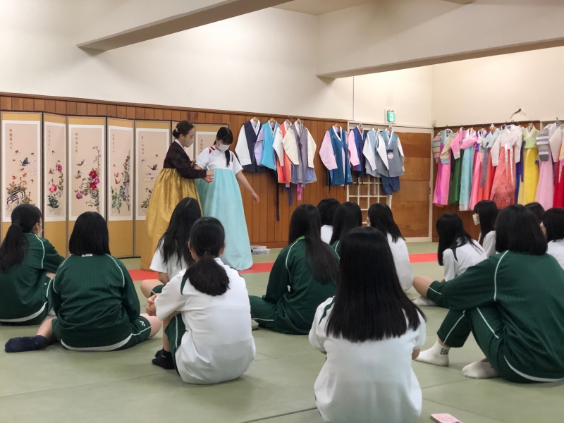 杉並総合高校　韓服体験