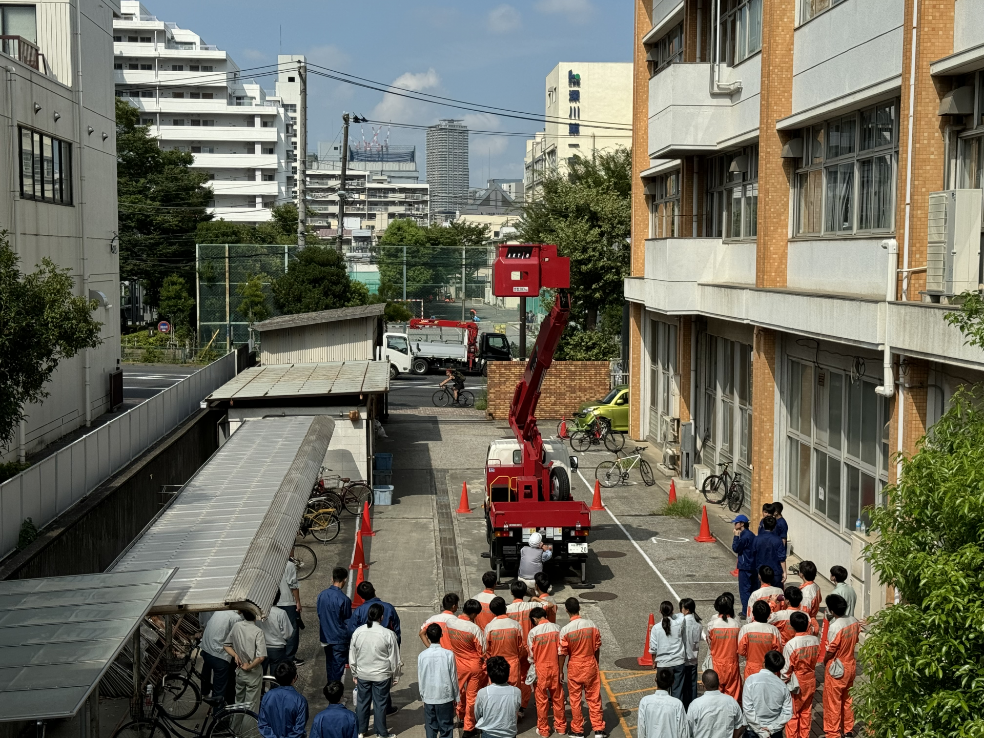 高所作業車_1