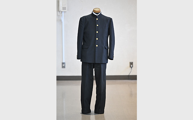 標準型の学生服 男子制服の写真