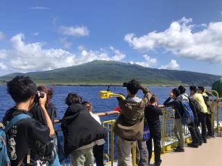 １船からの三宅島