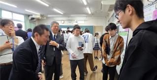 3年理数科発表  １