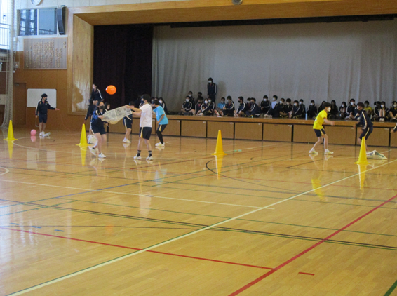 １２月２２日 水 第５学年 クラスマッチ 東京都立立川国際中等教育学校