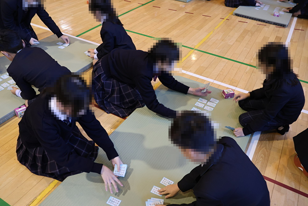 ae8OoAzFckkjX1I1766121784_1766121873