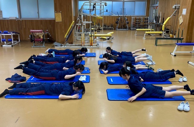 女子バレ