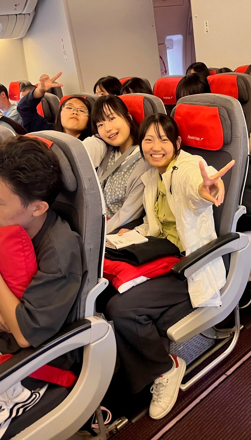 機内