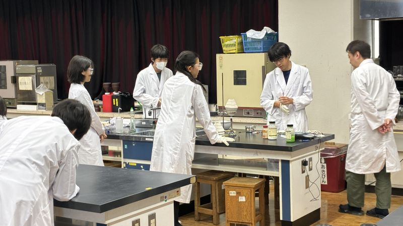研究化学