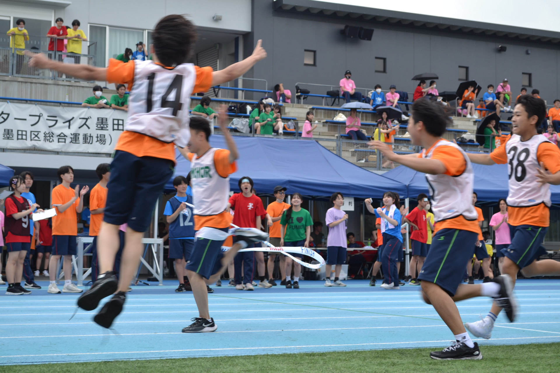 2年全員リレー２.JPG