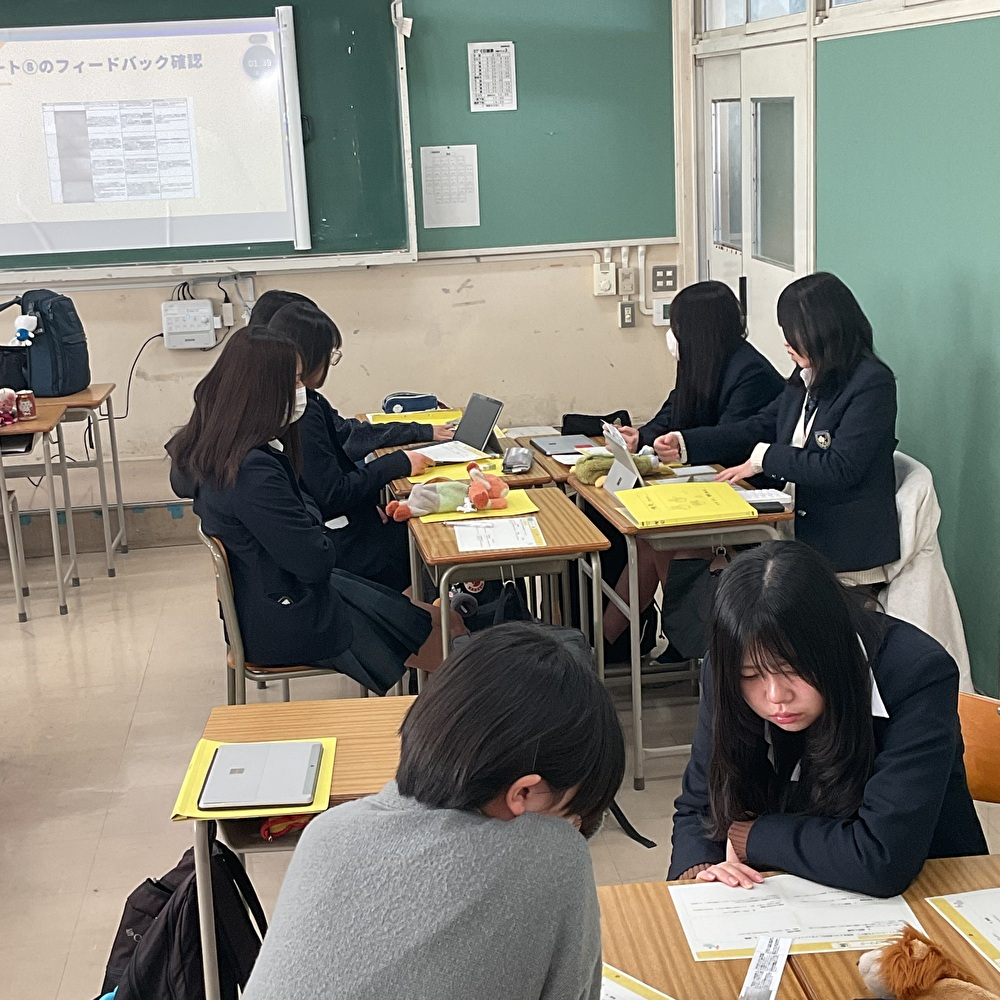 ２年探究　相談する様子_iOS