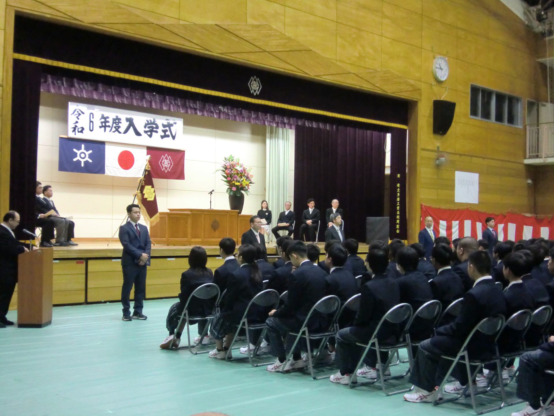 令和6年度入学式（担任紹介）.JPG