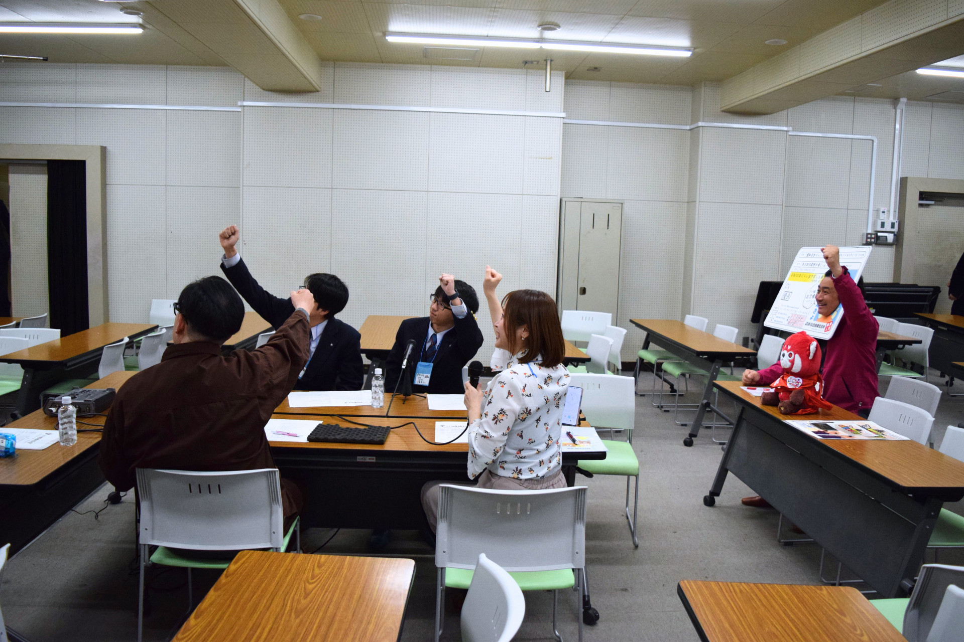 4c34e7ca-3081-4d86-b3dd-acebe9c35e04