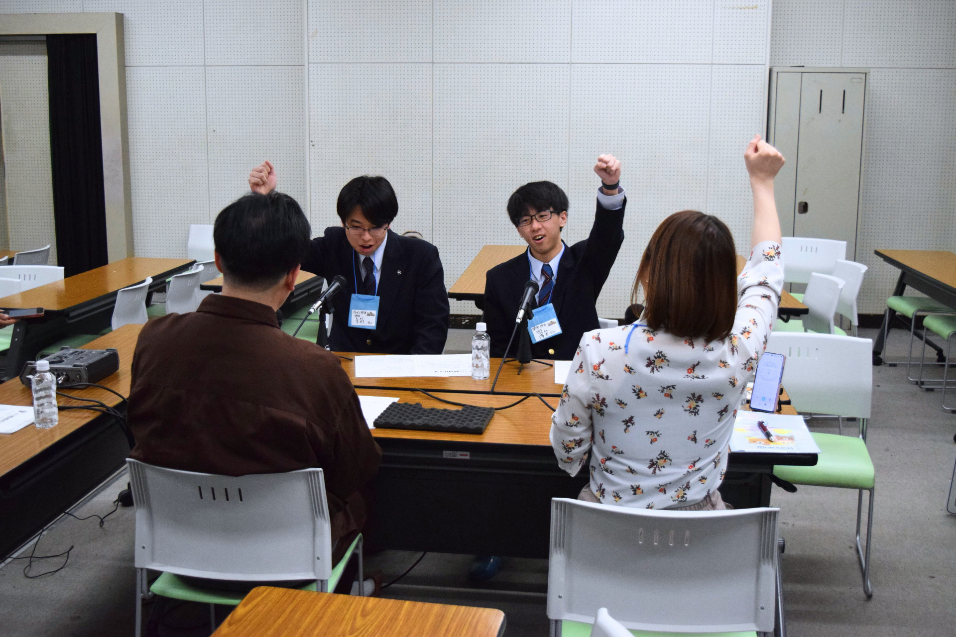 df9fc106-ba44-4c05-b228-4c2c879150d1