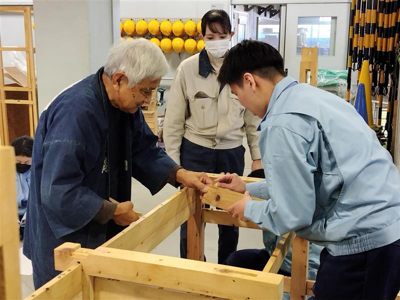 60d71535-934f-4b06-a5e7-2163c5ef59a1