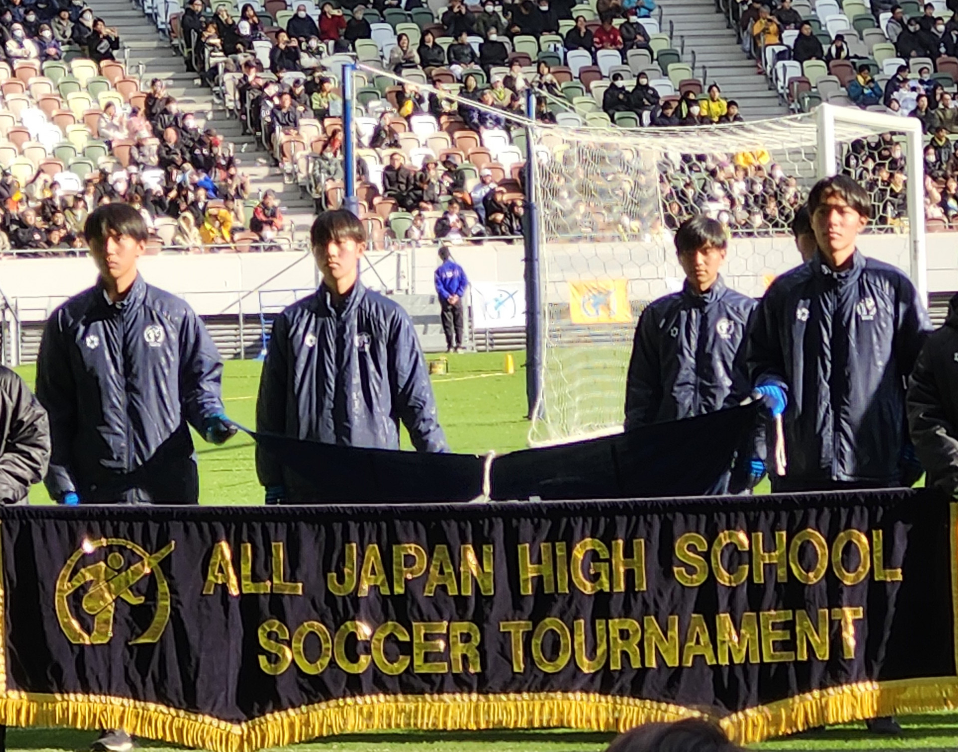 サッカー部（式典・旗持ち③）